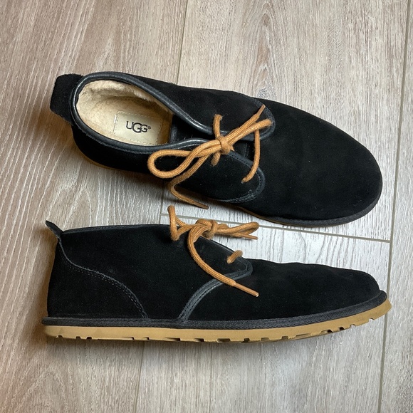 UGG Maksim Chukka Boot Black Suede  Size 10 Like New - Picture 1 of 8